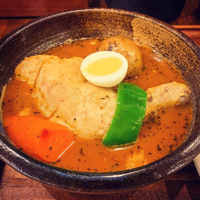 骨付きチキンのスープカレー